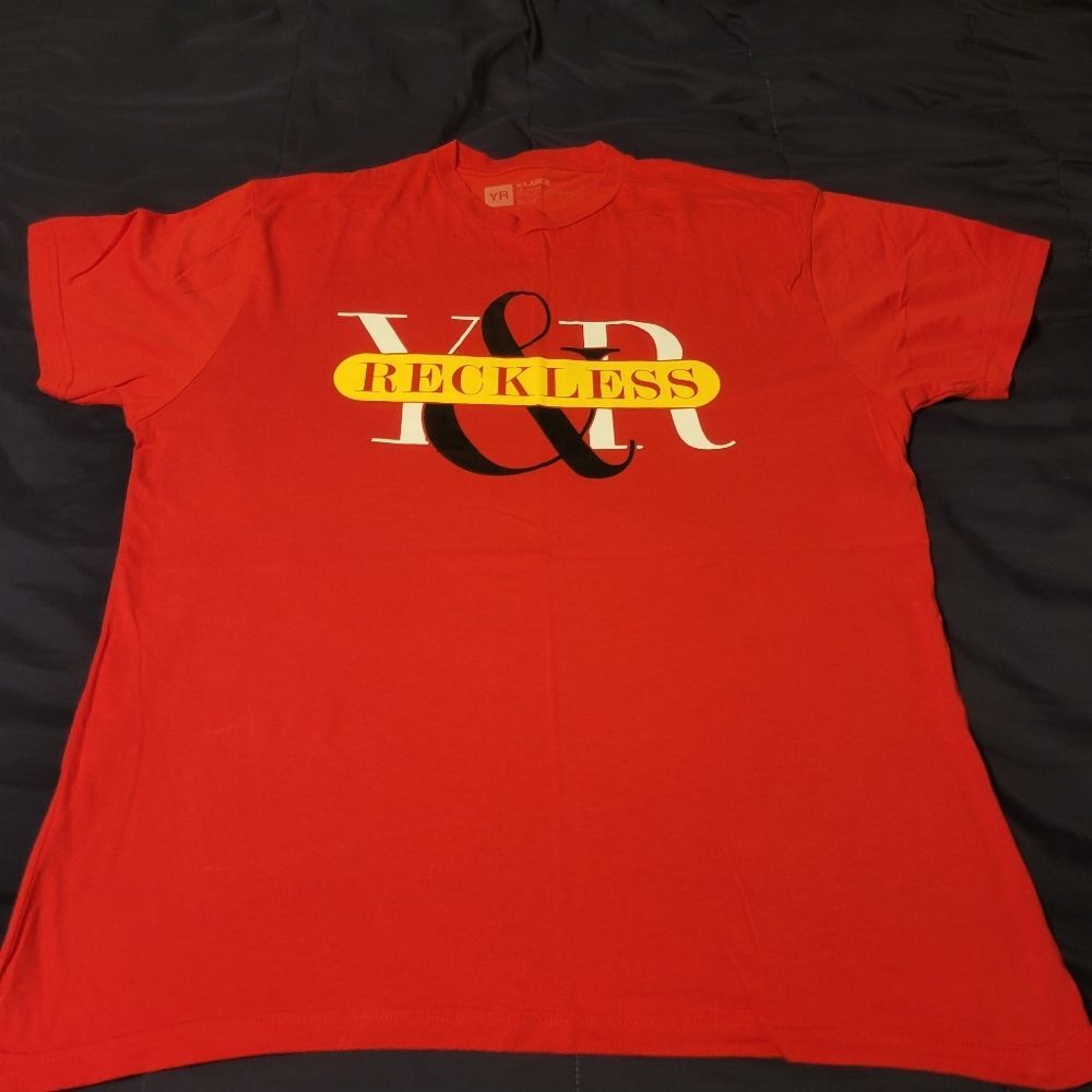 YOUNG & RECKLESS T SHIRT. MENS XL.